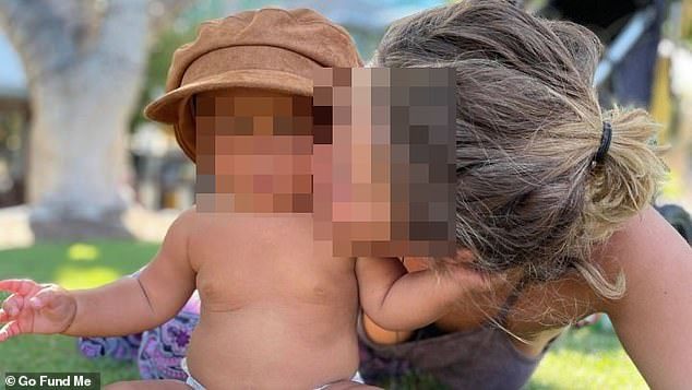 호주 당국은 ‘야외 양육’을 주장하는 10대 부부와 아이를 분리 조치했다. 펀딩페이지 ‘고 펀드 미’ 제공