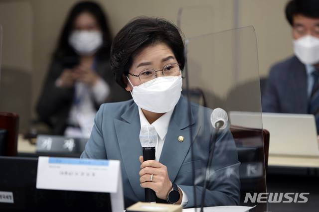 지난 10월20일 오전 광주 북구 오룡동 정부광주합동청사에서 열린 국회 기획재정위원회의 광주지방국세청, 한국은행 광주전남본부·목포본부에 대한 국정감사에서 더불어민주당 양향자 의원이 질의하고 있다. / 사진제공=뉴시스