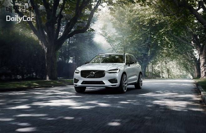 볼보, XC60 T8 R-Design</figcation>