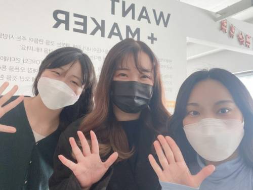 스여일삶 김혜연 에디터 (왼쪽) 원테이커 홍유리 대표님 (가운데) 이동희 에디터