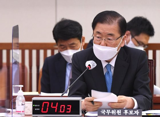 정의용 외교부 장관 후보자의 5일 인사청문회에서 문재인 정부 대북정책 평가를 놓고 공방이 벌어졌다. 정 후보자는 북한의 비핵화 의지를 수차례 강조하며 문재인 정부에서 한반도 평화가 일상화됐다고 평가했다. [연합뉴스]