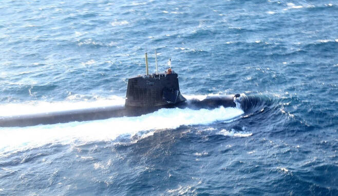 상선과 충돌한 일본 잠수함 '소류' [연합]
