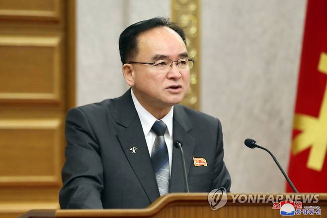 조용원, 경제간부 보신주의 신랄 비판…"주요경제지표 한심하게 설정" (평양 조선중앙통신=연합뉴스) 북한이 10일 노동당 중앙위원회 전원회의 3일차 회의를 이어갔다고 조선중앙통신이 11일 보도했다. 김정은 당 총비서는 이날 회의에서는 경제계획 수립·집행 과정에서 법적 감시와 통제를 강화하겠다는 뜻을 밝혔다. 회의에서 발언하는 조용원 당 비서.2021.2.11       [국내에서만 사용가능. 재배포 금지. For Use Only in the Republic of Korea. No Redistribution]   nkphoto@yna.co.kr