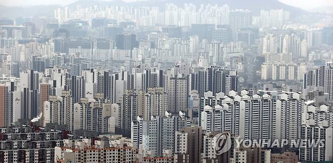 서울 여의도 63스퀘어에서 바라본 서울 시내 아파트 단지 [연합뉴스 자료사진]