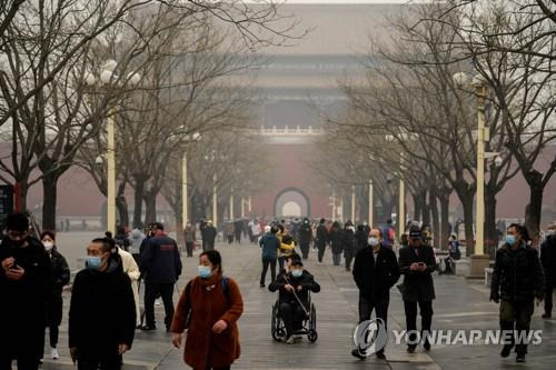 춘제 연휴 맞아 시내 나들이 나선 베이징 주민들 [AFP=연합뉴스]