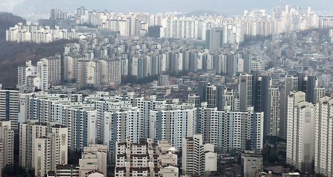 서울 여의도 63스퀘어에서 바라본 서울 시내 아파트 단지(사진=연합뉴스)