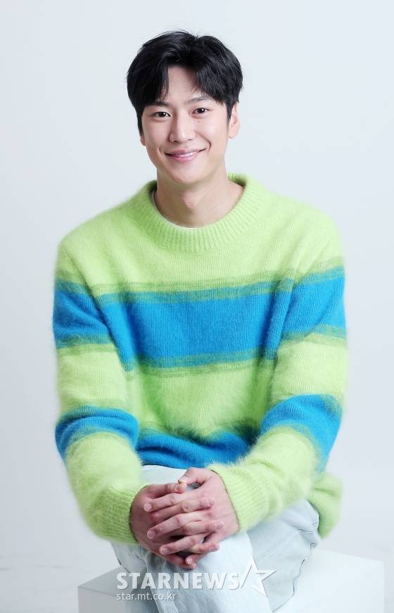 배우 나인우가 새 드라마 '멀리서 보면 푸른 봄'에 출연한다./사진=김창현 기자 chmt@