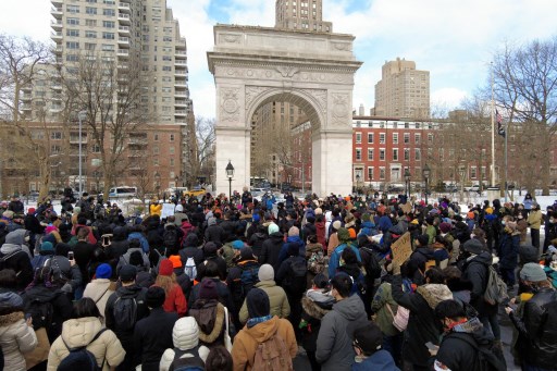 20일(현지시간) 뉴욕시 워싱턴스퀘어파크에서 아시아계를 향한 폭력을 규탄하는 집회가 열렸다./사진=AFP