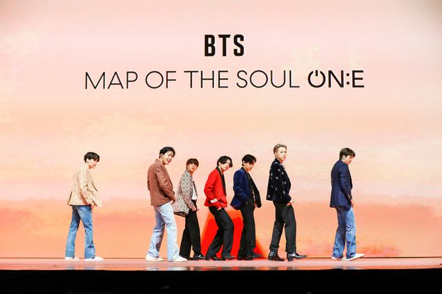 [서울=뉴시스] 세계적 그룹 '방탄소년단'(BTS)이 10일 오후 두 번째 온라인 콘서트 '맵 오브 더 솔 원(MAP OF THE SOUL ONE)'을 펼치고 있다. 2020.10.10. (사진=빅히트 엔터테인먼트 제공) 2020.10.10.   photo@newsis.com