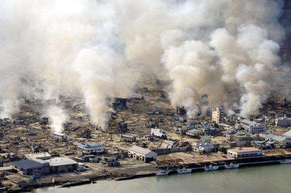 “최대 19년 안에 서일본 대지진 일어날 것” 日 전문가(사진=동일본 대지진 당시의 모습 - 서울신문 DB)