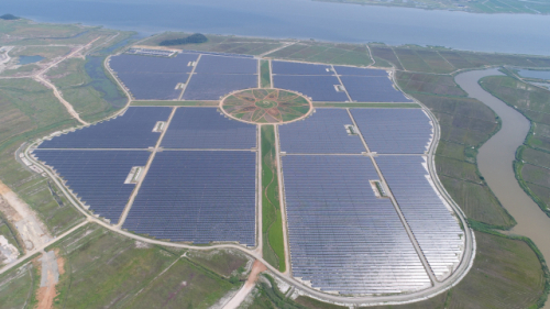 한국남부발전이 전남 해남에 구축한 국내 최대규모 태양광발전단지인 솔라시도 태양광 발전소. 해당 발전소는 인근 지역주민과 수익을 공유하는 상생형 모델로 개발됐다. /사진제공=한국남부발전