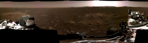 미국 항공우주국(NASA)의 탐사 로버 '퍼서비어런스'에 탑재된 카메라가 지난 20일(현지시간) 화성 지표면을 촬영했다. 사진은 이미지 6장을 이어 만든 파노라마 사진./로이터연합뉴스