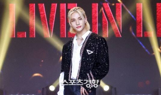 그룹 스트레이 키즈 멤버 현진이 학폭 의혹에 휩싸였다. JYP엔터테인먼트 제공