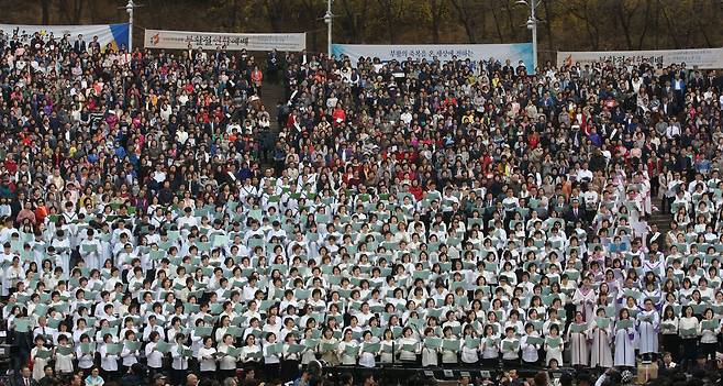 2018년 연세대 노천극장에서 열린 개신교 부활절연합예배. 개신교계는 매년 부활절에는 교파와 교단을 넘어선 연합예배를 드리곤 했다. /이진한 기자