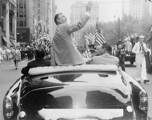 벤 호건은 온 몸의 뼈가 부러지는 교통 사고를 딛고 위대한 재기를 보여준 골프의 레전다. 벤 호건이 메이저 3연승을 거둔 1953년 뉴욕에서 카퍼레이드를 하는 모습. /위키피디아