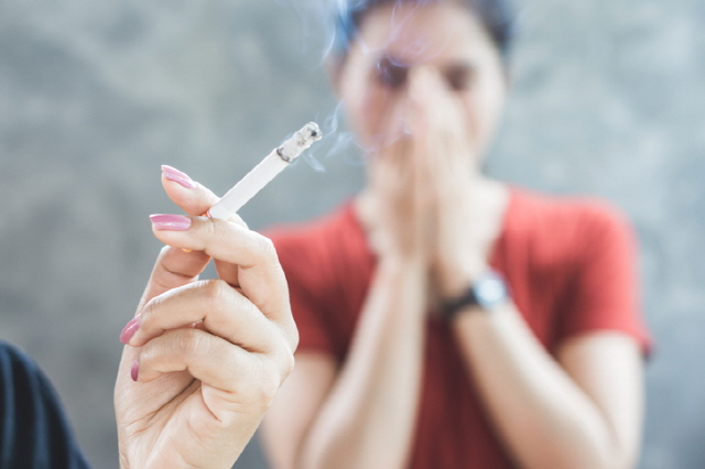 간접흡연에 노출된 청소년은 그렇지 않은 청소년보다 혈압 상승 위험이 50% 더 높았다./사진=클립아트코리아