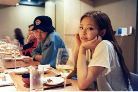 제니와 열애설이 불거진 가수 지드래곤이 방역수칙 위반 논란에 휩싸였다. /사진=지드래곤 인스타그램