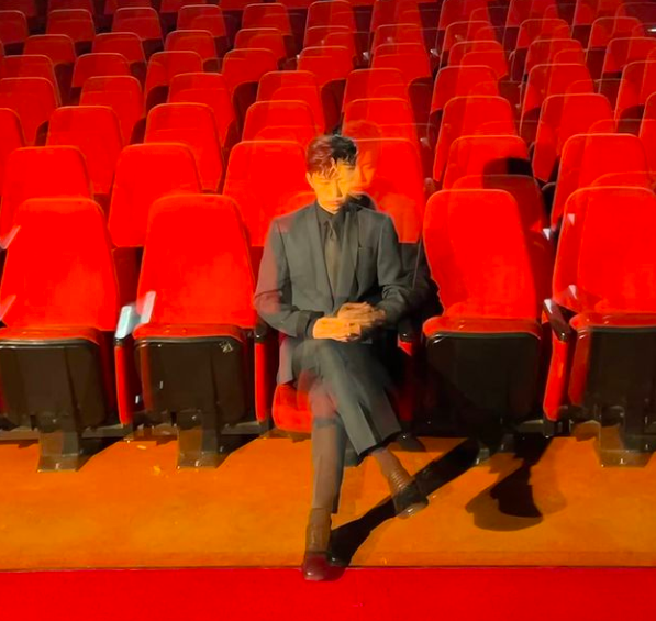 Trot singer Im Young-wong has started communicating with fans through photos.Im Young-woong posted a picture on his Instagram on the afternoon of the 27th and then commented one minute ago.The photo he posted on the day shows Im Young-wong sitting in the seats of the theater.But the red chair seat and the red cafe on the floor made it feel artistic. Above all, the shaking effect doubled the artistic atmosphere.Meanwhile, Im Young-woong, Youngtak, Lee Chan Won, Jang Min Ho, Jung Dong Won and Kim Hee Jae are ahead of the nationwide concert of Mr. Trot./[Photo] Im Young-woong SNSCopyright c Koreas Best Sports Entertainment Professional Media (www. osen.co. kr)