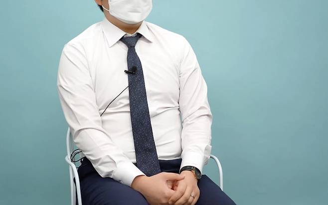 지난 17일 밀실팀과 인터뷰하고 있는 유튜버 늪84. 조예진 인턴