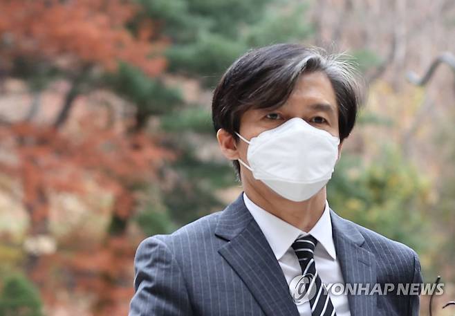 법정 향하는 조국 전 장관 [연합뉴스 자료사진]