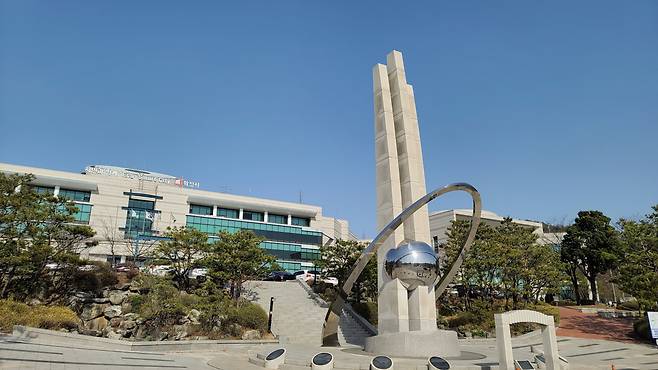 (재)화성시문화재단(대표이사 이종원)은 서울사이버대학교와 산학협력 협약을 체결하였다고 4일 밝혔다. / 사진제공=화성시