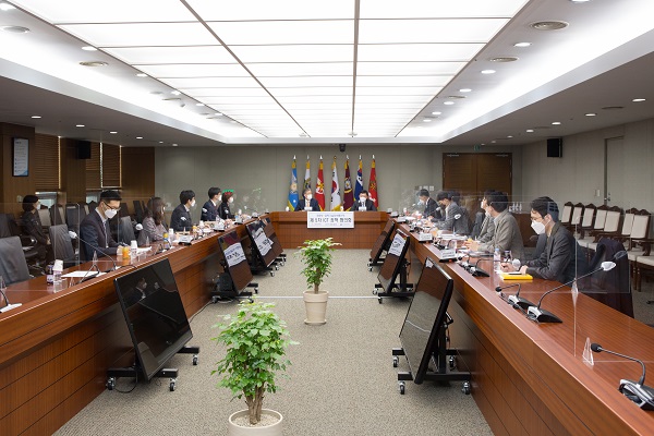 제5차 국방부-과학기술정통부 ICT 정책협의회가 5일 국방부 회의실에서 열리고 있다. (사진=국방부)