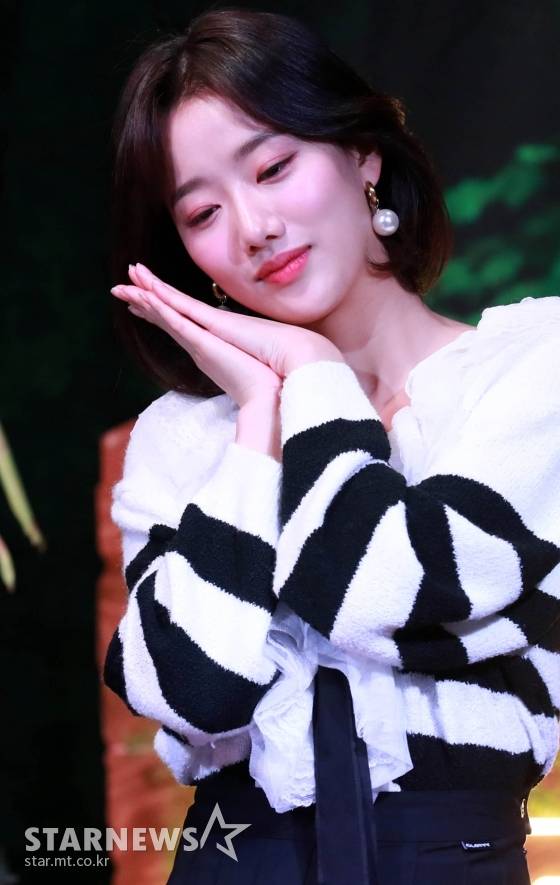 에이프릴 이나은 /사진=임성균 기자 tjdrbs23@