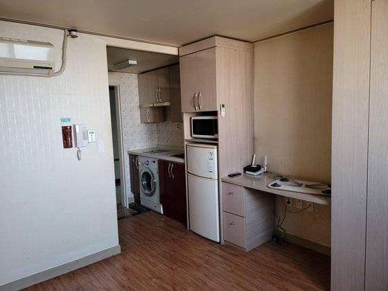 5평 남짓 원룸의 내부. 여성국 기자