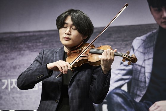 바이올리니스트 양인모의 두 번째 음반 출시를 알리는 기자 간담회가 9일 서울 신사동 오드포트에서 열렸다. [사진 유니버설 뮤직]