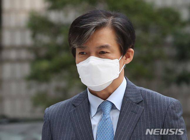 법정 향하는 조국 전 법무부 장관ⓒ뉴시스