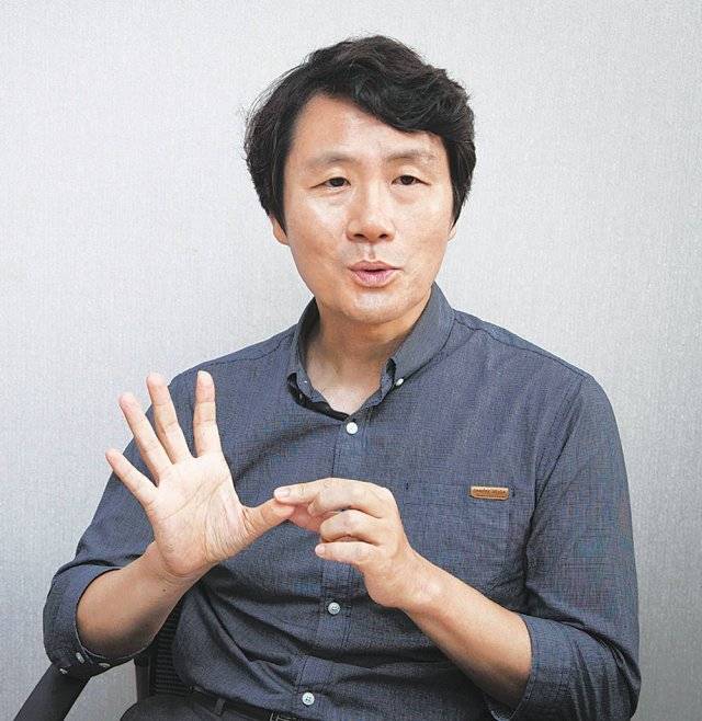 정유석 교수는 상대적으로 안전한 담배로 옮겨갈 기회가 차단되면 흡연의 독과점이 고착화된다고 말한다. 정유석 교수 제공