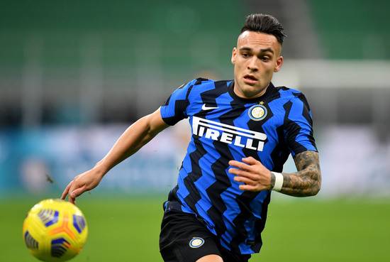 인터밀란 공격수 라우타로 마르티네스. 인터밀란은 지난 1995년부터 줄곧 유니폼에 글로벌 타이어 제조사 피렐리의 마크를 달았다. /사진=로이터