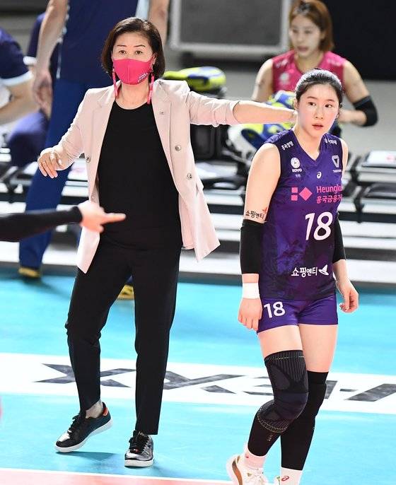 흥국생명이 결국 GS칼텍스에게 정규시즌 1위를 내줬다. KOVO 제공