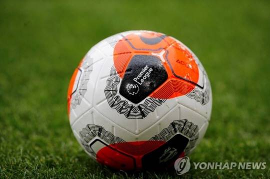킥오프는 경기 시작을 알리는 말이다. 사진은 잉글랜드 프리미어리그 경기구. [로이터=연합뉴스 자료사진]