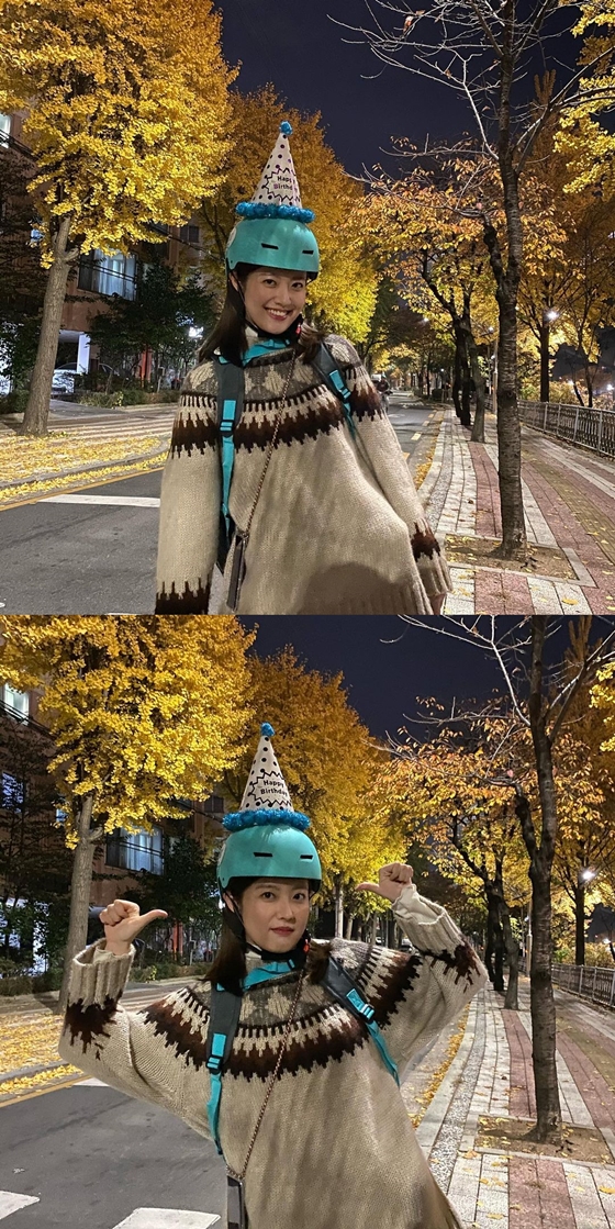 Nam Ji-hyun posted a picture and a picture on his Instagram on the afternoon of the 16th, I left the route; I will be with you at 9 oclock tonight!The photo shows Nam Ji-hyun, who appeared as a resin in JTBC drama I have left the path.The cute appearance of wearing a helmet and a cone hat is revealed by the charm of the cute Nam Ji-hyun.Here, Nam Ji-hyuns comic look was added to make fans laugh.On the other hand, Nam Ji-hyuns Over the Path is a comic chase road drama in which a mother and daughter chase the groom who ran away after the wedding day.