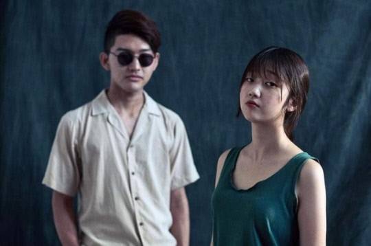기타리스트 거누(왼쪽)와 보컬 고(故)김도마. 페이스북 캡처