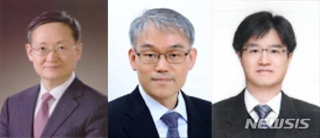 [서울=뉴시스]대법관후보추천위원회는 22일 차기 대법관 후보 3명을 김명수 대법원장에게 추천했다. 왼쪽부터 봉욱 전 대검찰청 차장검사, 천대엽 서울고법 수석부장판사, 손봉기 대구지법 부장판사. 2021.03.22. (사진=대법원 제공).