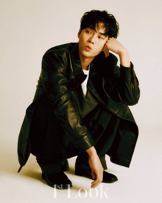 윤지온