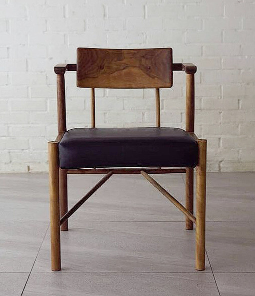 의자 하나만 제대로 갖춰도 멋진 ‘홈카페’를 만들 수 있다. 사진 으모퍼니처 제공