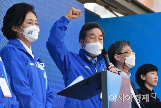 이낙연 더불어민주당 상임선대위원장이 4.7재보궐선거 공식 선거운동 첫날인 25일 서울 구로구 구로디지털단지 지플러스타워 앞에서 열린 박영선 더불어민주당 서울시장 후보 유세 출정식에서 연설을 하고 있다./윤동주 기자 doso7@