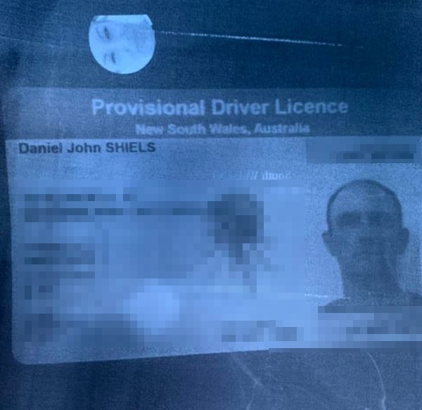 범인으로 추정되는 남성의 운전면허증 사본. 레베카 실크 페이스북 캡처