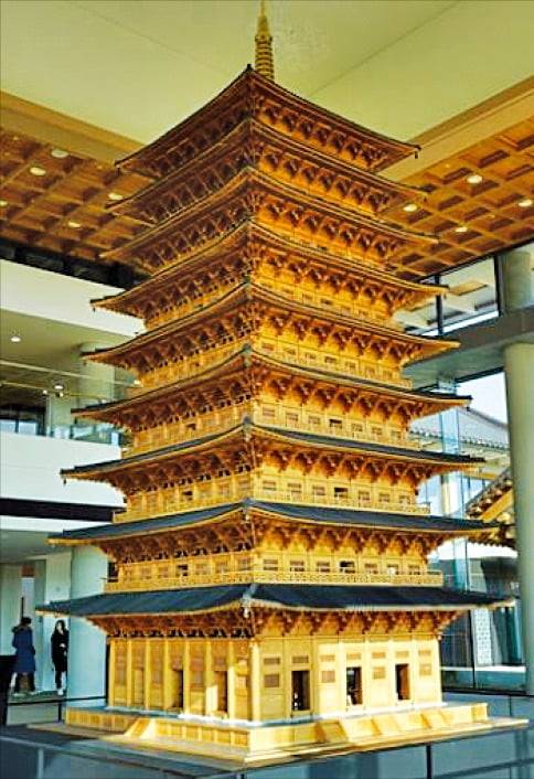 황룡사 9층 목탑 모형도