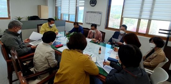 지난 5일 한국유흥음식업협회창원시지부와 각 구청 문화위생과 점검부서가 긴급 간담회를 가졌다.