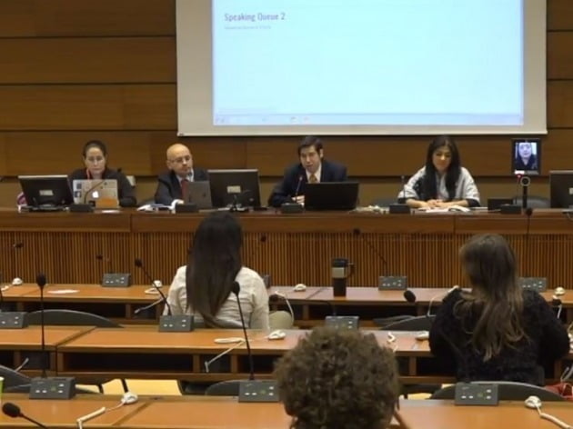 대만 오드리탕 장관(맨 오른쪽)은 스위스 제네바에서 열린 유엔 인터넷거버넌스포럼(UN IGF)에 텔레프레전스 로봇 솔루션을 이용해 참여했다. / 더블 로보틱스 홈페이지.