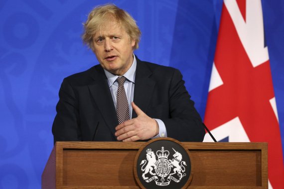 보리스 존슨 영국 총리가 3월 29일(현지시간) 런던의 다우닝가에서 코로나19 브리핑을 하고 있다.AP뉴시스