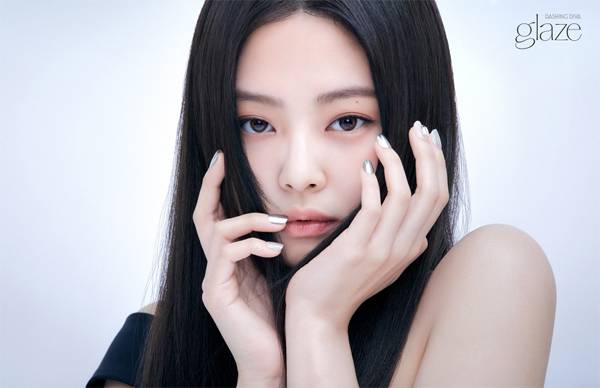 데싱디바 프리미엄 볼륨젤 글레이즈의 모델로 발탁된 블랙핑크 제니 [사진 제공 = 데싱디바]