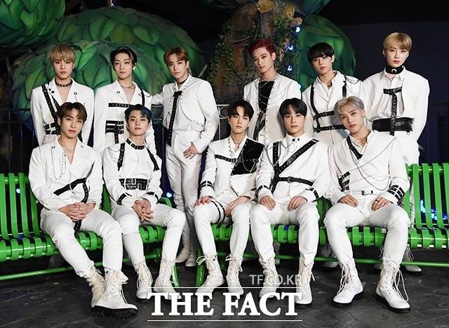 그룹 더보이즈가 지난해 '로드 투 킹덤'을 통해 급성장한 것에 이어 '킹덤'에서도 좋은 강렬한 무대를 보여주며 또 한 번 큰 폭의 도약을 기대케 했다. 사진은 지난해 12월 열린 '더팩트 뮤직 어워즈' 참석 당시 모습. /배정한 기자