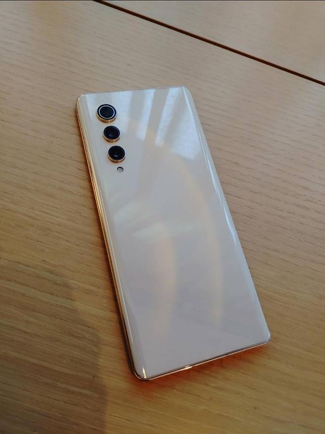 ‘LG 레인보우’ [출처=트위터 트론(@Frontron)]