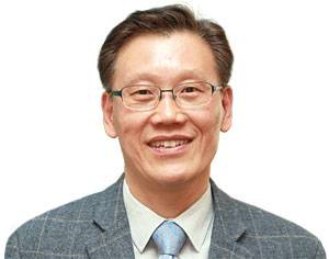 최인한 시사아카데미 일본경제사회연구소장 현 경희사이버대 일본학과 강사, 전 한국경제신문 기자·도쿄특파원·온라인총괄 부국장