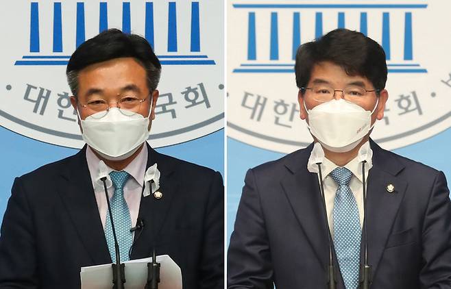 윤호중(왼쪽), 박완주 더불어민주당 의원이 12일 오전 서울 여의도 국회 소통관에서 원내대표 출마 선언 기자회견을 하고 있다. 뉴스1